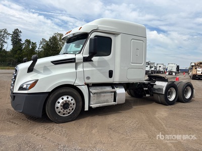 2020 Freightliner Cascadia 126 تراكتور شاحنة كابينة النوم (ثنائية المحور)