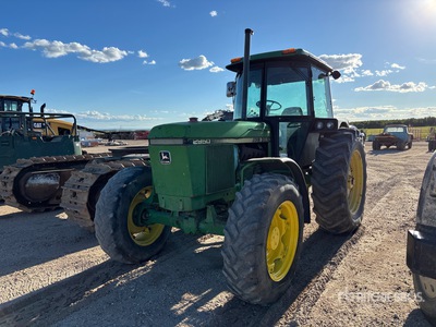 John Deere 2950 4WD Tractor (Inoperable)