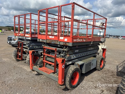 2015 Skyjack SJ7127 RT 4x4 Dual Fuel Podnośnik nożycowy