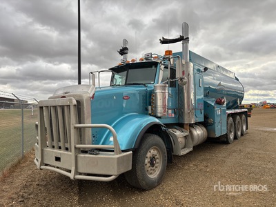 2011 Peterbilt 367 8x6 Sleeper Camion cisterna de agua (Inoperable)