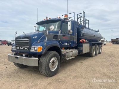 2007 Mack CV713 8x6 Water Truck