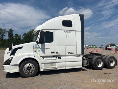 2016 Volvo VNL 6x4 Cabina con cuccetta per trattore stradale