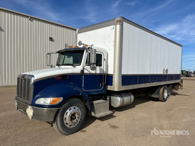2006 Peterbilt 335 4x2 Furgonetka