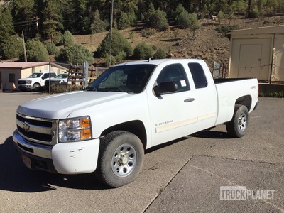 2011 Chevrolet Silverado 4x4 Extended Cab Silverado Pickup