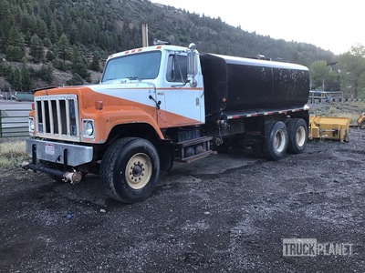 1983 International F2574 4000 gal 6x4 F2574 Water Truck