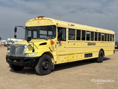2014 International PC10500 4x2 38-Seat Crew Carrier Autobus