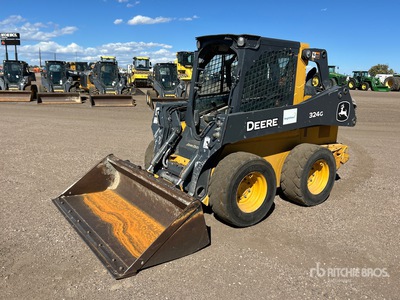 2021 John Deere 324G Two-Speed Schranklader