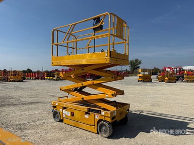 2006 Haulotte Compact 8W Electric Scissor Lift