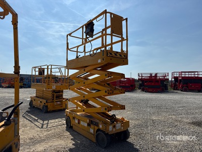 2006 Haulotte Compact 10N Electric Scissor Lift