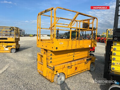 2014 Haulotte Compact12 Plateforme élévatrice à ciseaux (Inoperable)