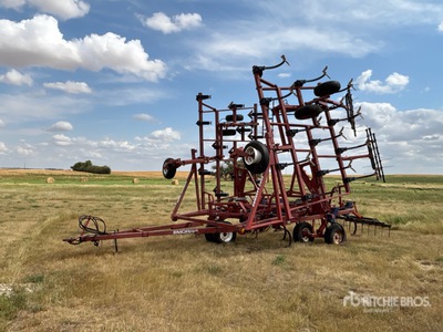 1997 Morris Concept 2000 36 ft Cultivator