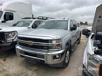 2015 Chevrolet Silverado 2500 HD LTZ 4x4 Crew Cab Pickup