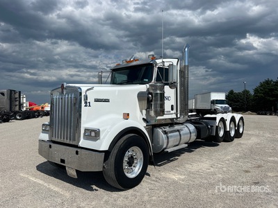 2019 Kenworth W900 8x4 Ciągnik siodłowy z kabiną dzienną Tri/A