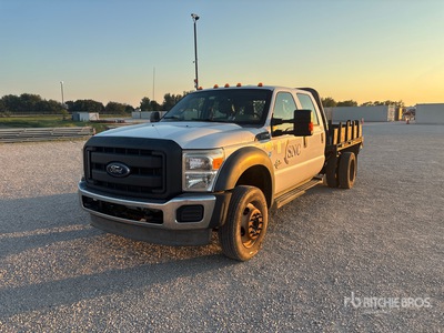 2014 Ford F-550 4x4 Crew Cab Camion à Plateau