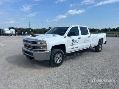 2018 Chevrolet Silverado 2500HD 4x4 Crew Cab Pickup