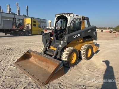 2020 John Deere 332G Two-Speed Schranklader