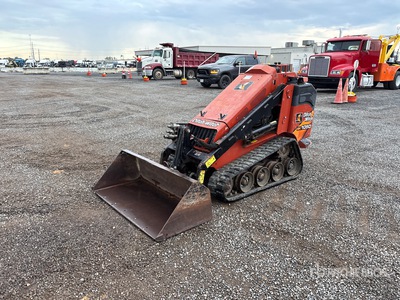 2019 Ditch Witch SK1050 Mini Oruga cargadora compacta