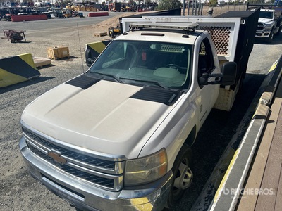 2014 Chevrolet Silverado 3500HD 4x2 Flatbed Truck