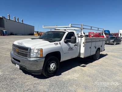 2014 Chevrolet Silverado 3500HD 4x2 Utility Truck