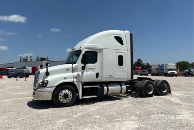 2018 Freightliner Cascadia 125 6x4 T/A Sleeper Truck Tractor