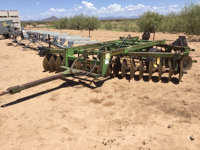 John Deere 12 ft Double Disc