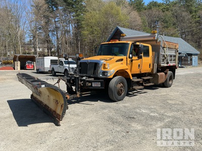 2005 International 7400 4x2 Crew Cab Snow Plow Truck