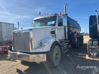 2012 Freightliner Coronado 8x6 散水車 (Inoperable)
