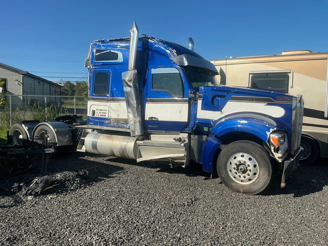 2024 Kenworth W990 6x4 T/A Sleeper Truck Tractor