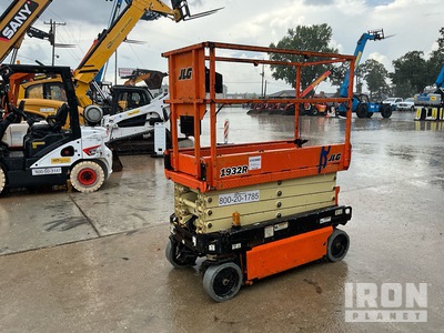 2018 JLG 1932R Electric Scissor Lift