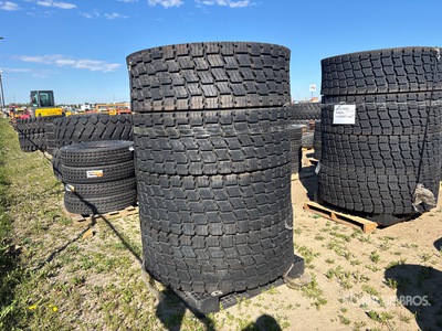 Quantity of (4) Beaver 20.5R25 Équipements pour pneus (Unused)