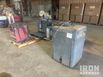 Quantity of (5) Pallets of three electric welders, one diesel generator, three rod ovens Articoli da ferramenta e di consumo