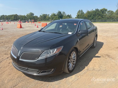 2013 Lincoln MKS Automovil