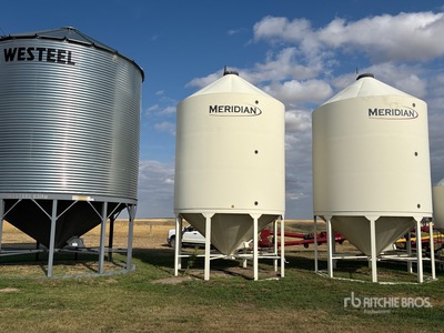 2015 Meridian 1615S D5 +/- 108 ton Smooth Wall Hopper Grain Bin