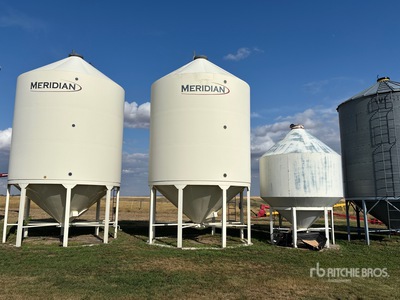 2014 Meridian 1615S D5 +/- 108 ton Smooth Wall Hopper Grain Bin