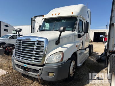 2012 Freightliner Cascadia 6x4 Ciągnik siodłowy T/A z kabiną sypialną (Inoperable)