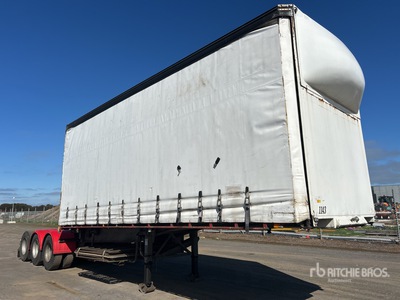 1996 Krueger 7.3 m Tri/A Curtain Side Trailer