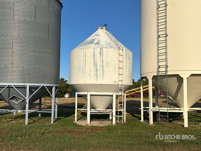 Wheatland +/- 900 bu Smooth Wall Hopper Grain Bin