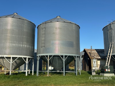 Westeel-Rosco +/- 4000 bu 5 Ring Hopper Grain Bin