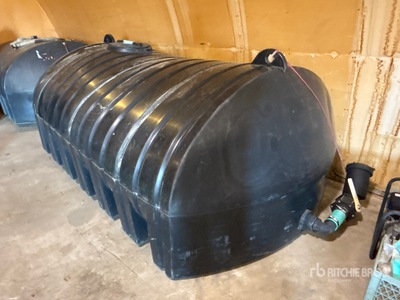 1250 gal Poly Water Tank