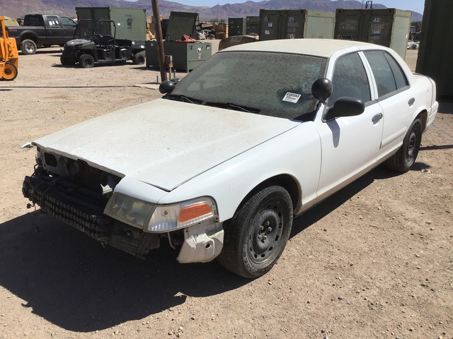2003 Ford Crown Victoria Sedan