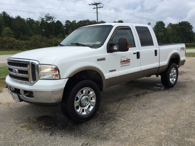 2005 Ford F-250 Lariat Super Duty 4x4 Crew Cab Pickup