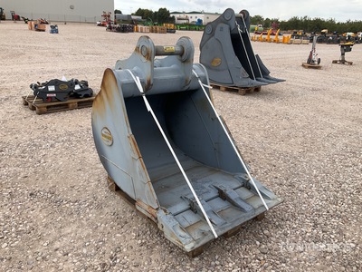 Strickland 39 in Trench Excavator Bucket - Fits Hitachi ZX210