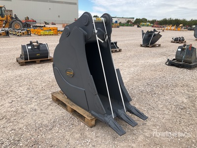 Strickland 24 in Trench Excavator Bucket - Fits Komatsu PC290
