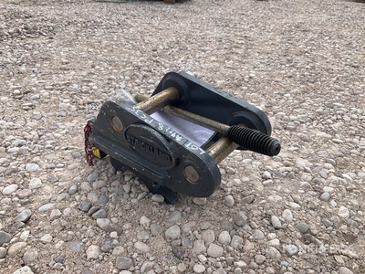 Strickland Excavator Hitch - Fits Komatsu PC35