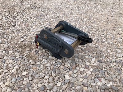 Strickland Excavator Hitch - Fits Komatsu PC35