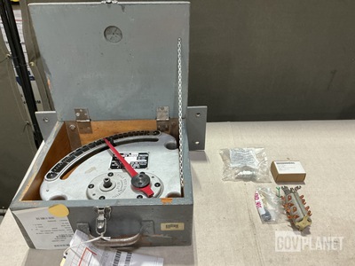 (2) Hydraulic Sampling Valves, (10) Rotary Switches & Assorted Items