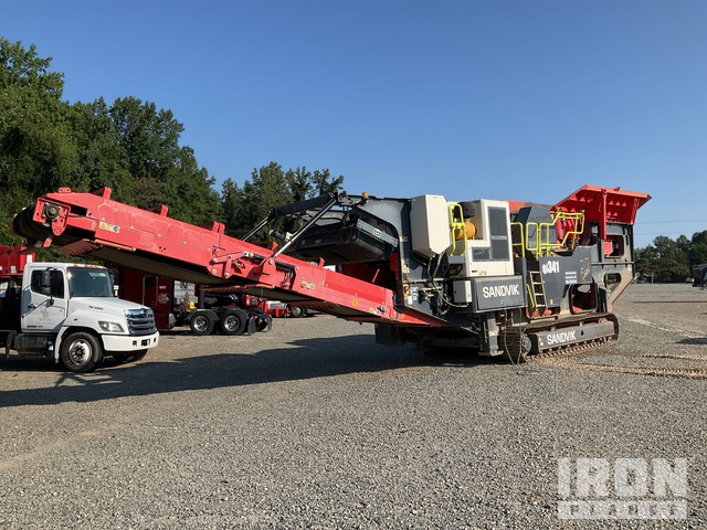 2021 Sandvik QJ341 Tracked Jaw Crushing Plant