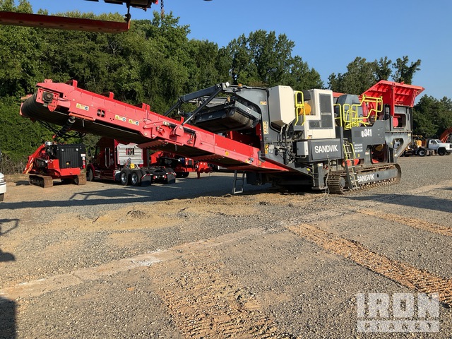 2020 Sandvik QJ341 Tracked Jaw Crushing Plant