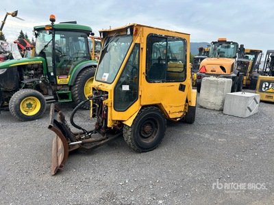 1997 Trackless MT5T Sidewalk Plow (Inoperable)