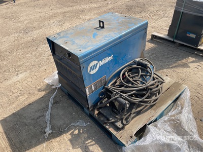 Miller Deltaweld 452 72 A Skid-Mounted Multi-Process Engine Driven Welder
